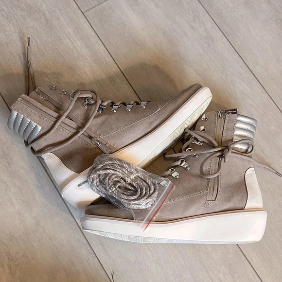 NWOT Rhyme Hike Sport Sneaker Boot Taupe, Size 8 - Picture 8 of 9